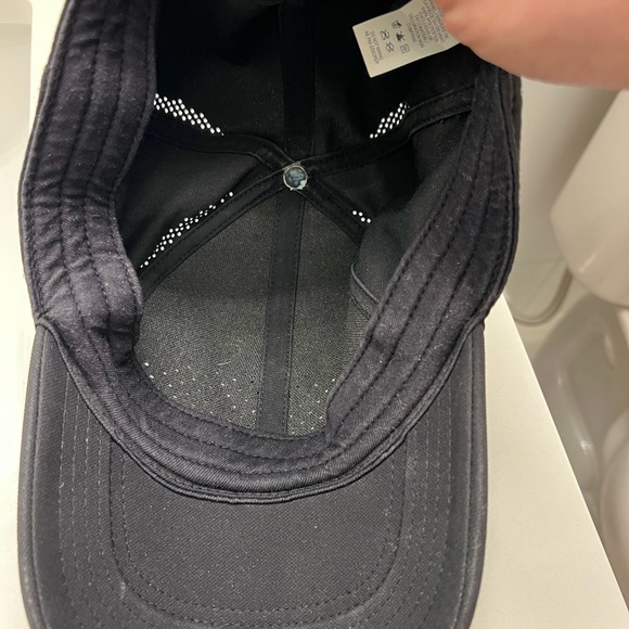 Nike Dry fit adjustable hat - Picture 6 of 8